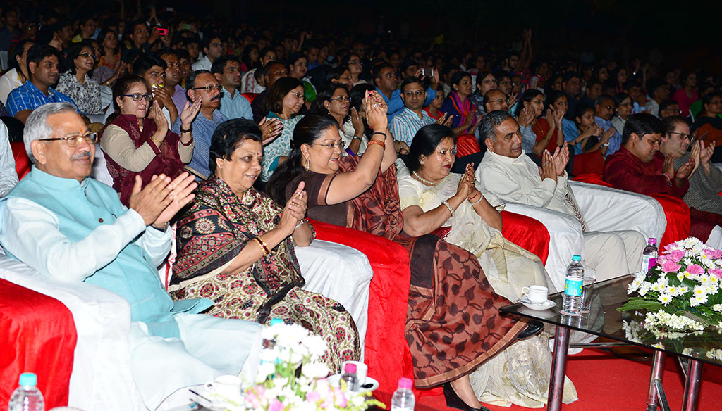 CM Vasundhara Raje also participated in the cultural evening 4