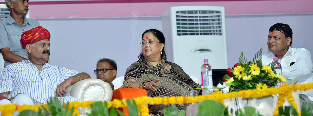 Vasundhara Raje - Congress set up only Stone in 55 years, we brought on the state of development Trek 5