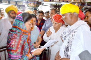 CM raje Offered at Shri Charbhujaji temple