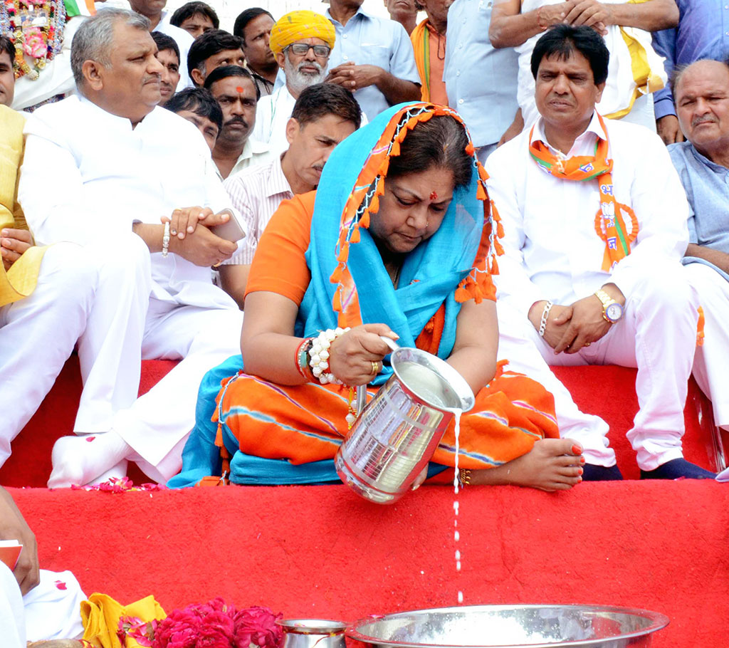 chief minister Vasundhara Raje worship pushkar mahadev temple