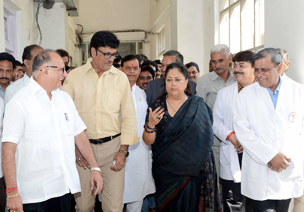 CM distributed Fruits to patients on pm modis birthday