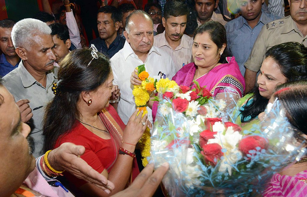 cm-welcomed-at-udaipurCMP_5573