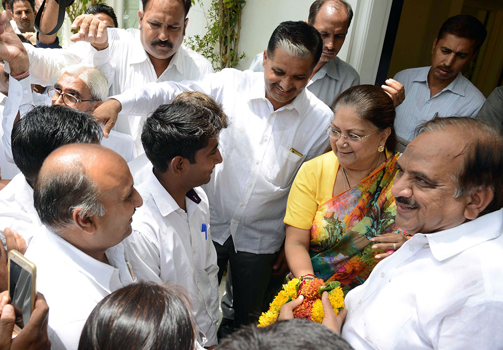 cm meets advocates delegation at cmr CMA_4481