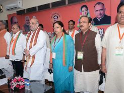 vasundhara-raje-meeting-amit-shah-at-bjp-office-rajasthan-with-ministers-CMA_6765