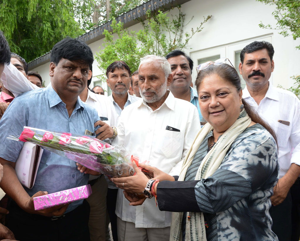 cm courtesy meet karmachari sangh CMP_8101