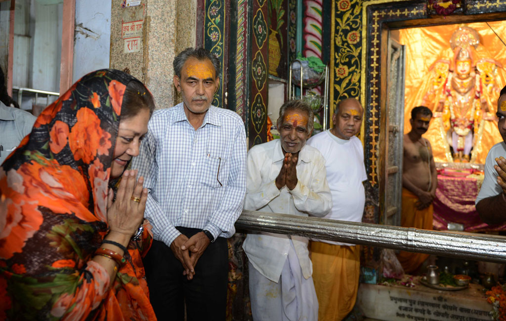 cm pooja diggi kalyan temple CMP_7835
