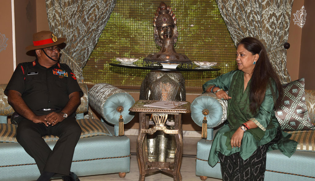 vasundhara raje meets general cherish mathson 2CLP_9550