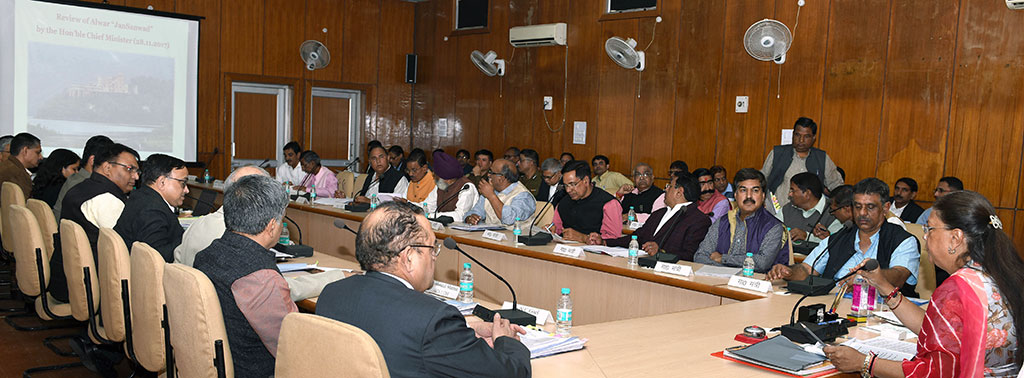 cm-review-meeting-public-dialogues-in-alwar-CLP_7659