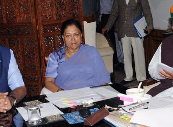 vasundhara raje nitin gadkari DSC_1731