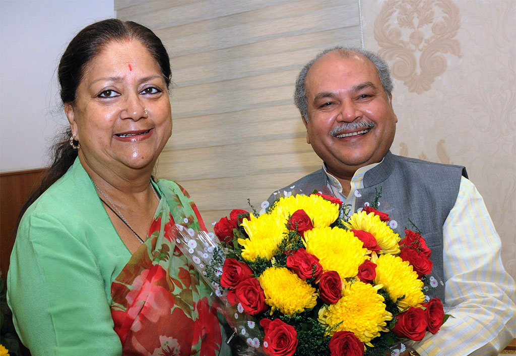 vasundhara raje with union minister narendra tomar DSC_1799