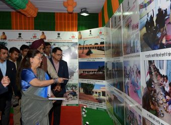 cm exhibition beti bachao yojna bjp meeting surajgarh junnjhunu CMP_9461