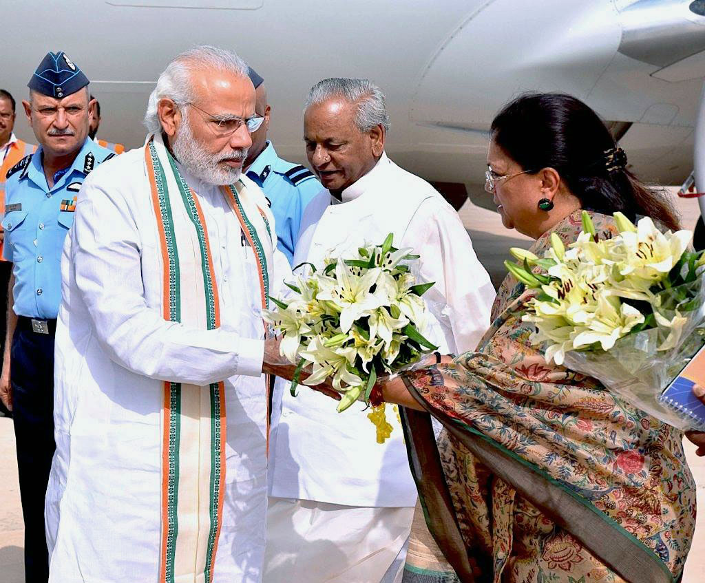 PM modi and CM Vasundhara Raje