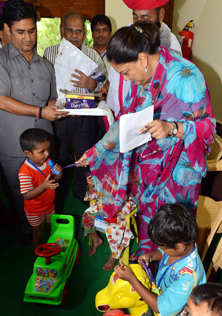 CM Vasundhara Raje - Apka Zila Apki Sarkar