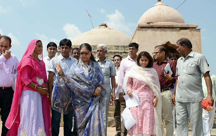 CM Vasundhara Raje Abhaneri Baori Inspection