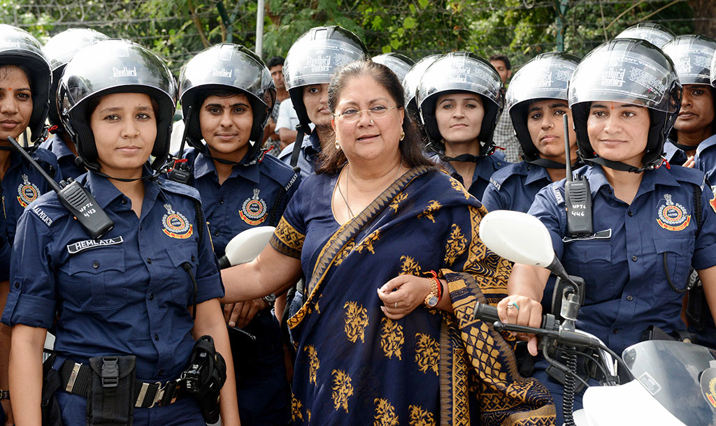 cm with women police patrol groupCMP_6973