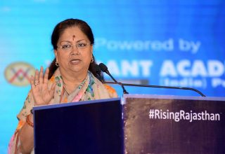 cm address at rising rajasthan event tv18 hotel clarks amer CMP_7019