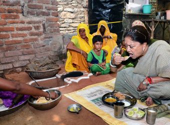 vasundhara raje lunch dalit family house apka zila apki sarkar bundi CMA_0107