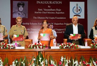 cm inaugural function scholarship scheme for children of rajasthan police personnel CMA_7729