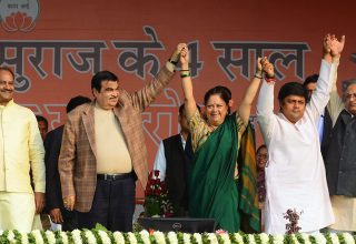 vasundhara-raje-nitin-gadkari-public-meeting-baran-rajasthan-CMA_3441