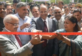 cm inaugurates e library in high court premises CMP_8999