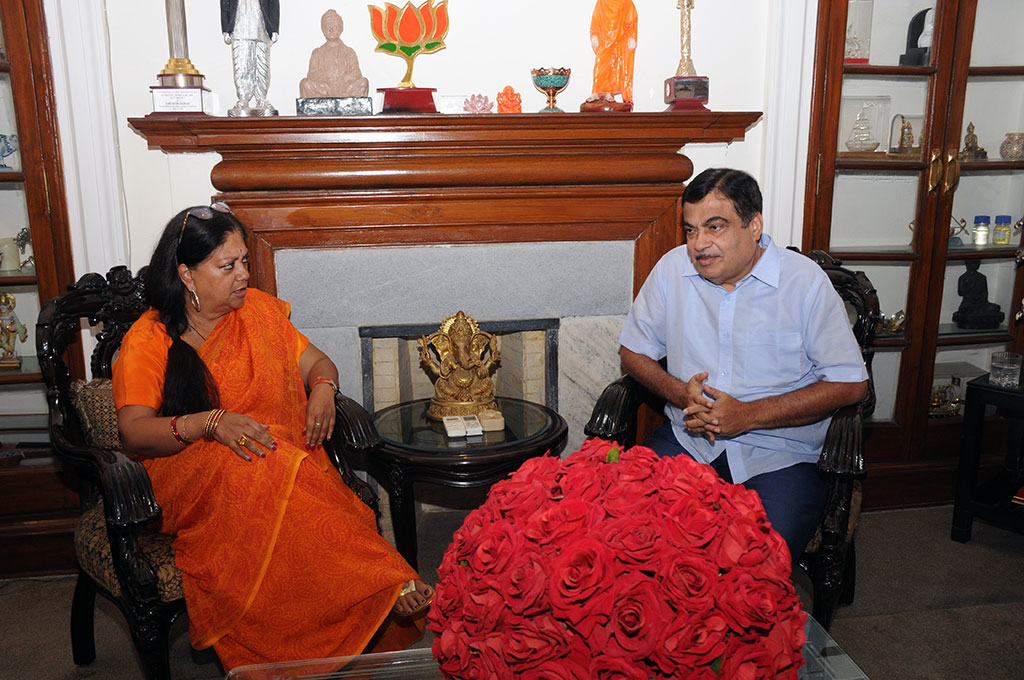 vasundhara raje nitin gadkari DSC_6325